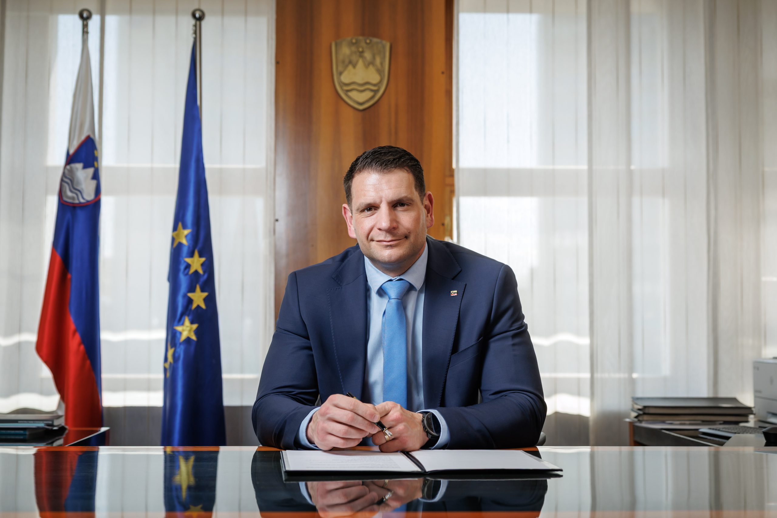 Ljubljana.Portretiranje predsednika DZ Zorana Stevanovica.