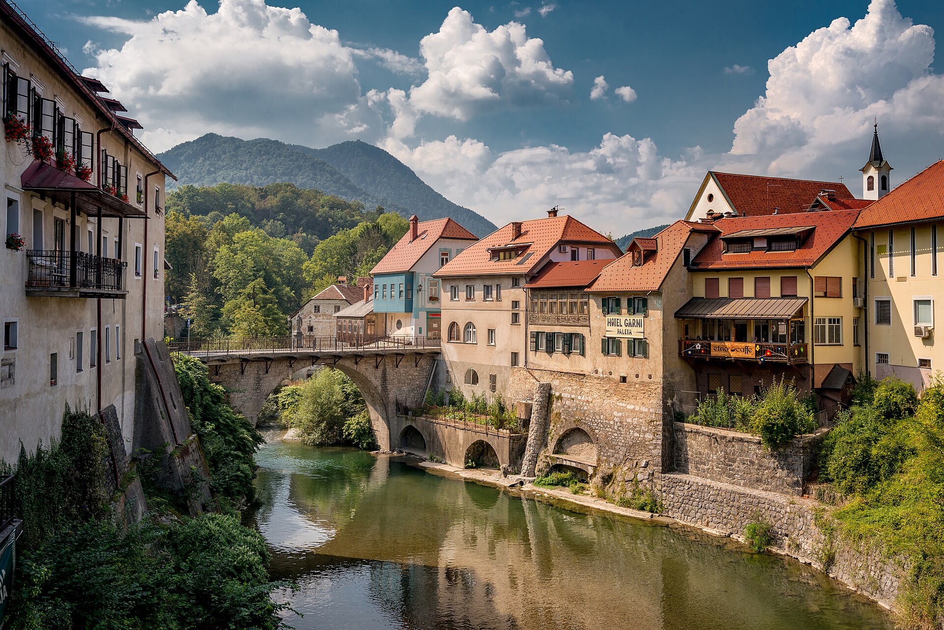 Cappuchin_Bridge_(30706076020)