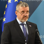 Kallas umaknila nominacijo Tanje Fajon, Kajzer napovedal postopke zaradi suma hudih kršitev