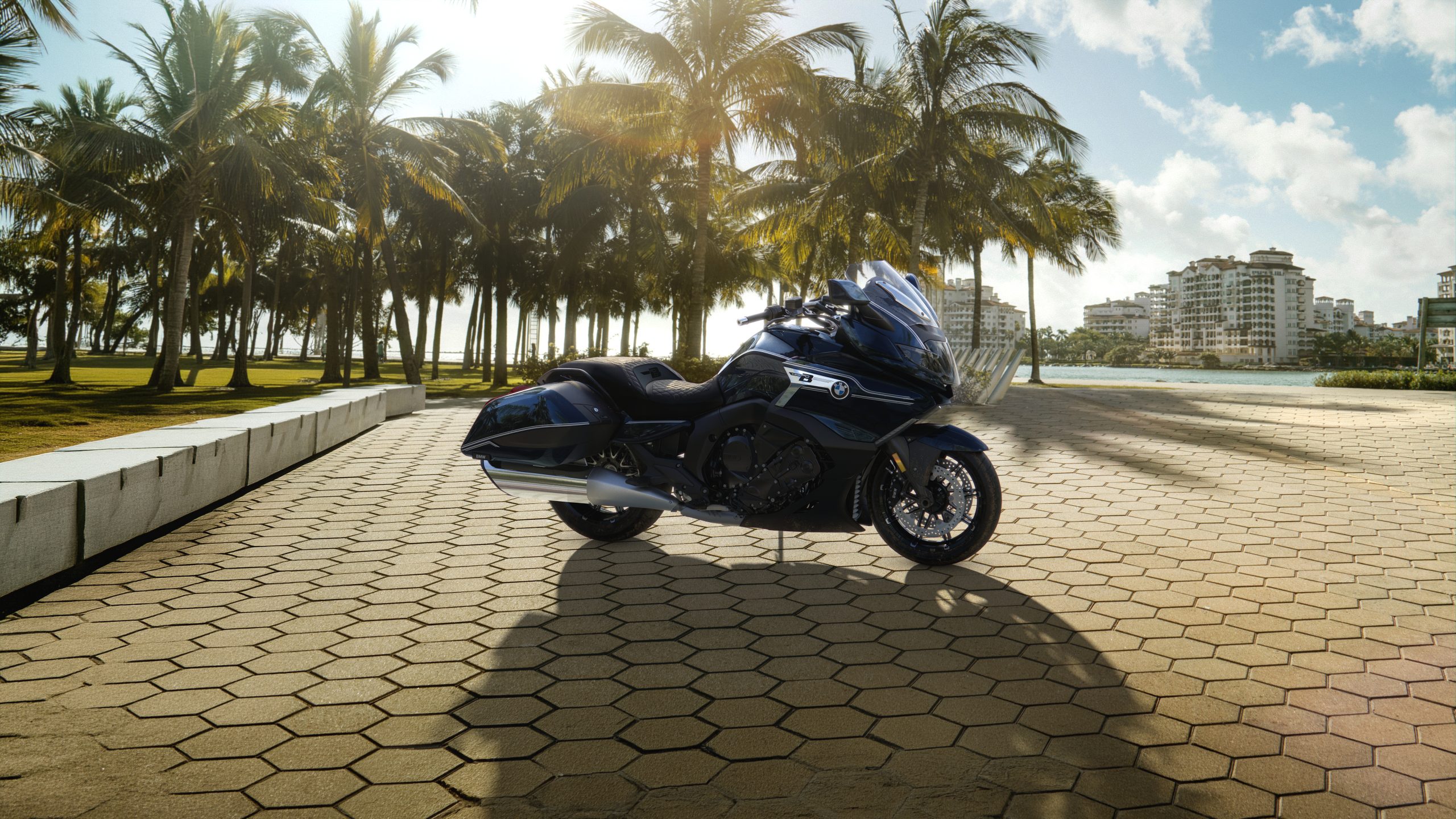 P90646303_highRes_bmw-k-1600-b