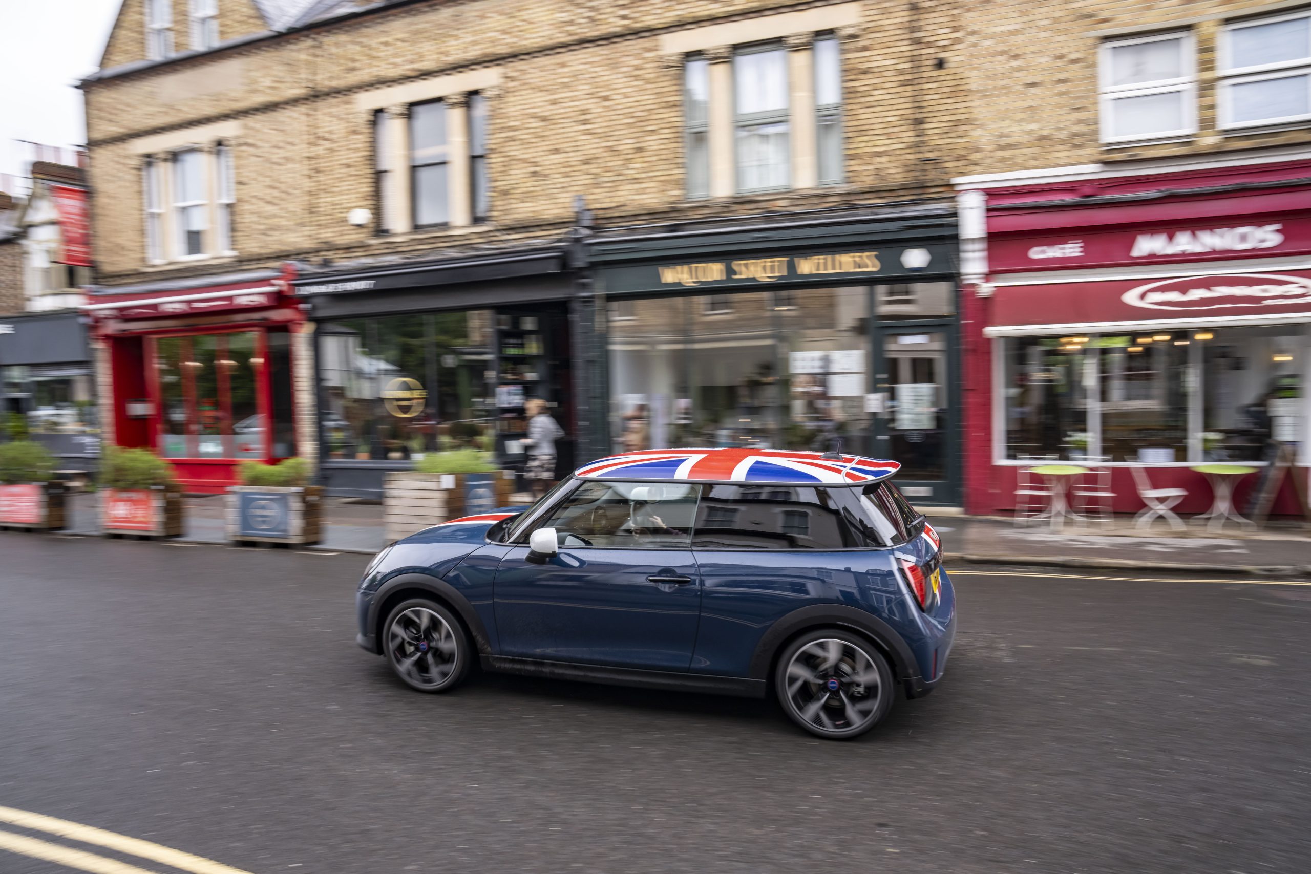 P90647825_highRes_mini-cooper-s-oxford