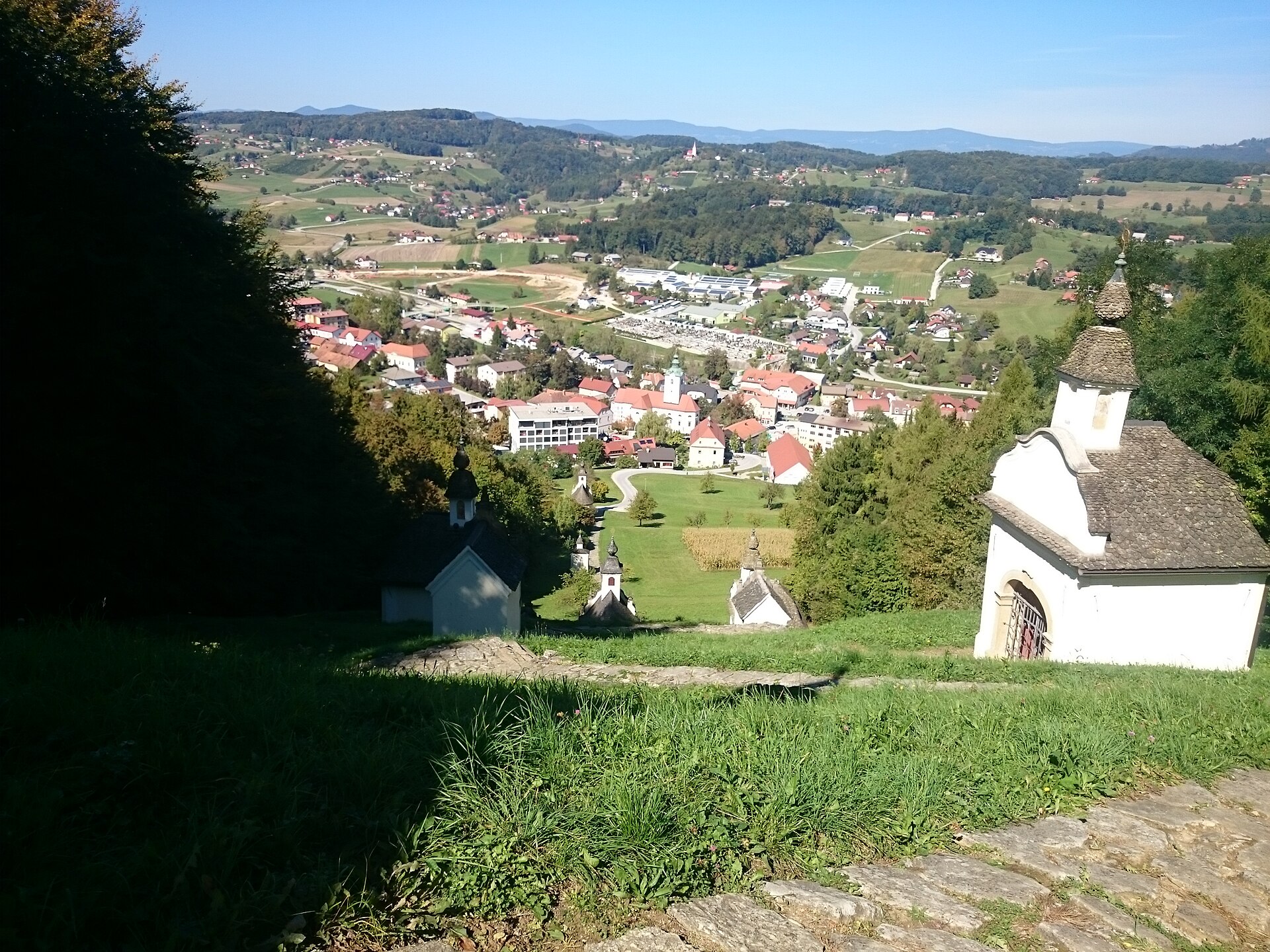 Smarje_pri_Jelsah,_view_of_Calvary_03