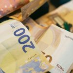 Gospodarski krog: Dostop do gotovine ne sme postati novo breme za gospodarstvo