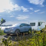 Električni Opel Grandland zmore 1350 kilogramov na kljuki: Kaj to pomeni za doseg?