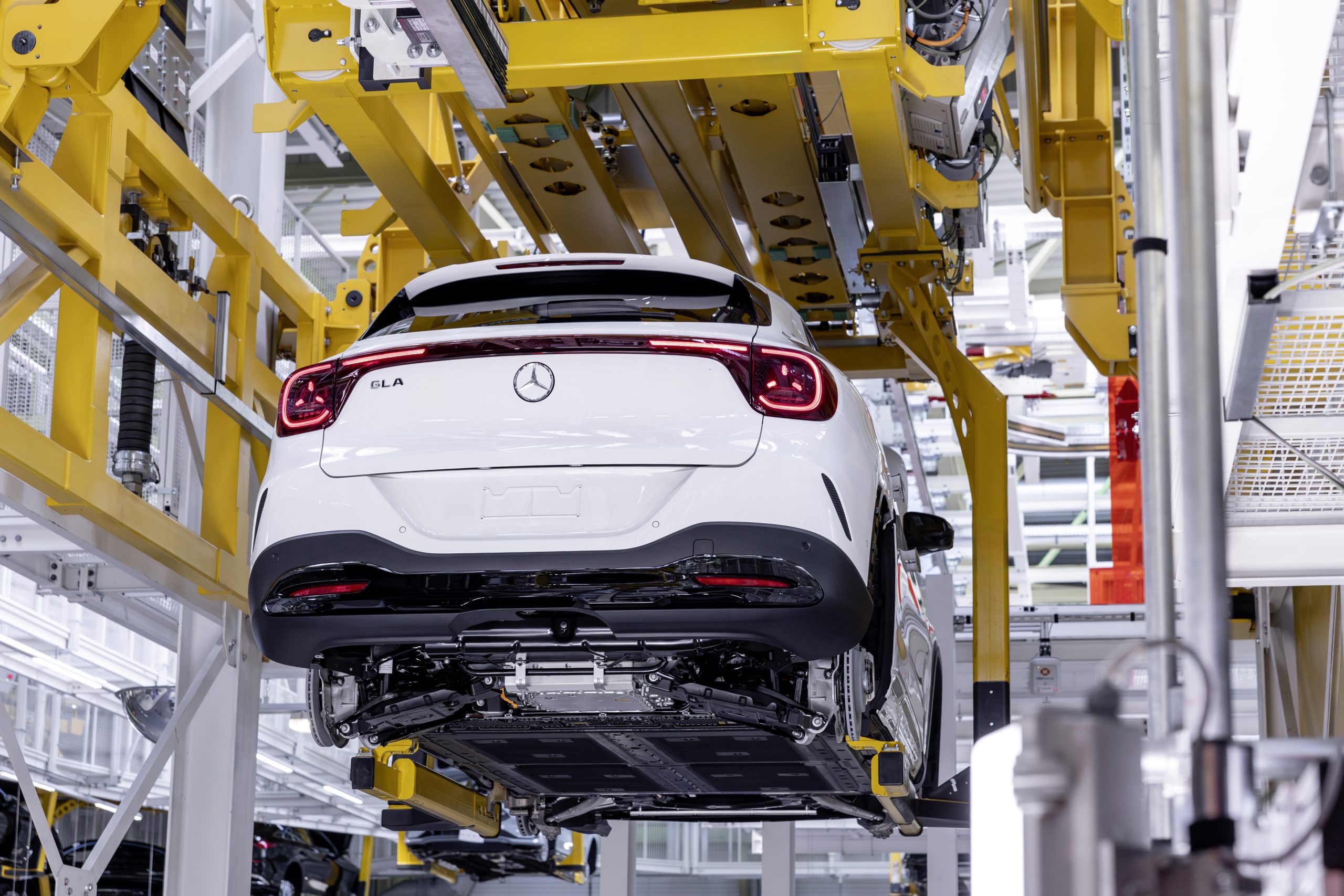 Digital, flexibel, vernetzt: erfolgreicher Produktionsstart des neuen Mercedes-Benz GLA im Werk RastattDigital, flexible, connected: successful start of production for the new Mercedes-Benz GLA at the Rastatt plant