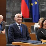 Predsednik vlade Janez Janša napoveduje davčno razbremenitev dela in višje neto plače