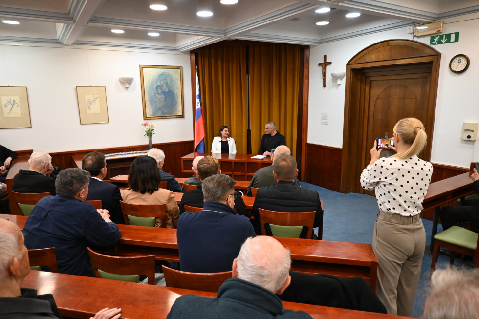lep šimenko Urad za Slovence v zamejstvu in po svetu