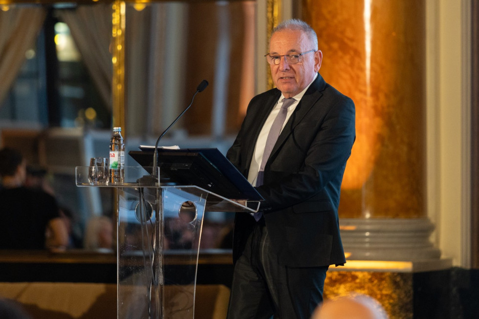 šircelj nagovor__FitWzk4MCw5ODAsIjUwMDgyODVmYzQiXQ https://www.gov.si/novice/2026-10-20-financni-minister-za-vecjo-konkurencnost-potrebujemo-mocnejse-kapitalske-trge/