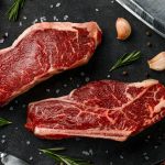 Je vaš steak vedno suh in brez prave skorjice? Napaka se lahko zgodi že pred peko